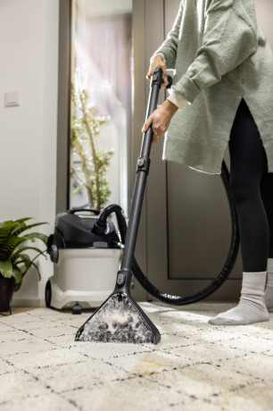 KARCHER SE 5 KOLTUK VE HALI YIKAMA MAKINESI